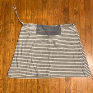 Skip Hop Hide-and-Chic Breastfeeding and Nursing Scarf, Grey Stripe